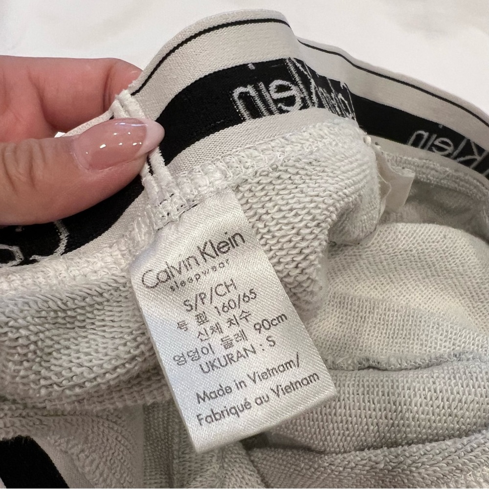 Calvin Klein Shorts - Picture 2 of 3